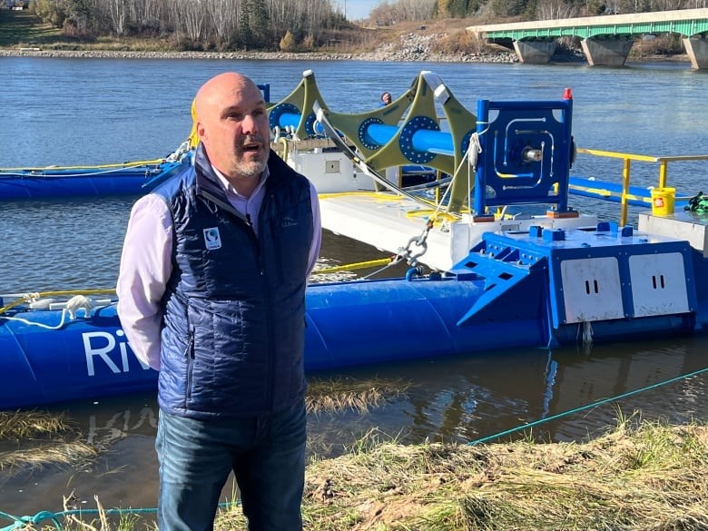 New turbine that generates electricity from river currents being tested in Manitoba
